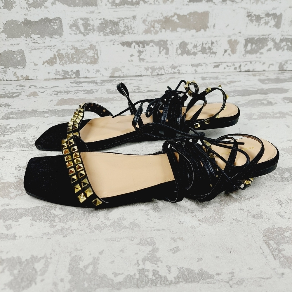 New Fashion To Figure Wide Black Square Toe Gold Studded Strap Sandals M877